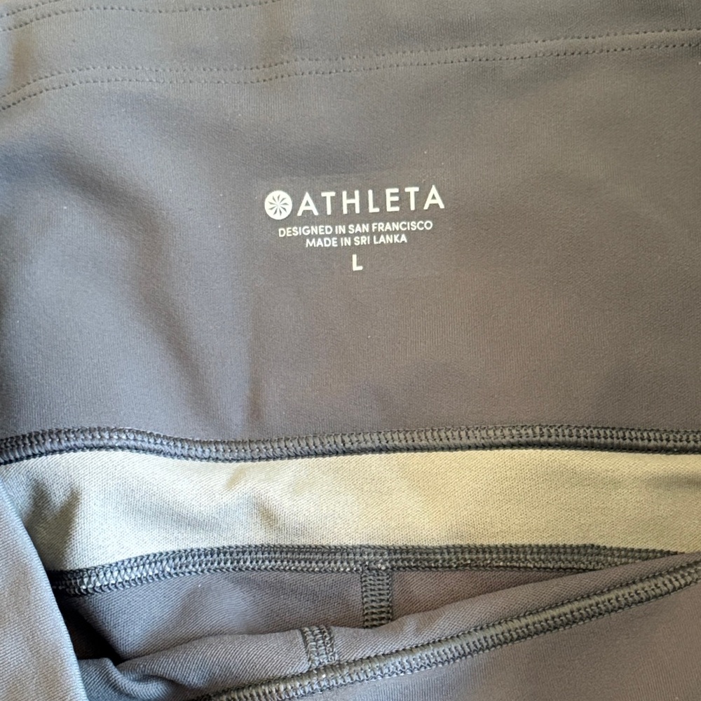 Athleta women’s Gray and Cream Leggings - NWT - Picture 4 of 13